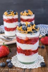 healthy strawberry yogurt parfaits