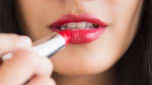 woman sues sephora after lipstick