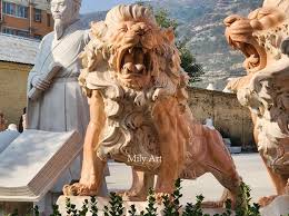 Why Do People Put Outdoor Lion Statues