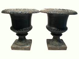 Capagna Form Cast Iron Garden Urns