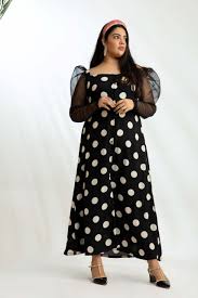 large polka dot dress minutiae