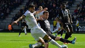 An own goal by Angers gifts a point to Lille