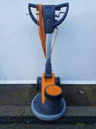 floor polishing machine in