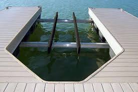 floating pontoon lift