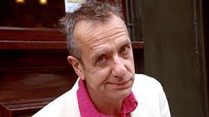 Arthur Smith. A huge laugh and a career that blends surrealism and one-liners in equal measure are Arthur Smith&#39;s signatures. - arthursmith1_396x222