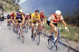 Dos fotos míticas dejó el periodo clásico del ciclismo: St Raphael Cycling Team Jacques Anquetil Prendas Ciclismo
