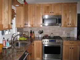 Look, nothing says the 90s more than maple cabinets (especially in the shiny finish) and beige/tan toned walls and backsplashes. Maple Kitchen Cabinets With Backsplash Download Fullsize Of Double To Clean L Kitchen Cabinets And Backsplash Cheap Kitchen Cabinets Kitchen Backsplash Designs