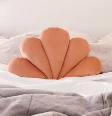 Small Shell Pillow Peach Soft Velvet