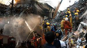 ย้อนเหตุโศกนาฏกรรม ปี 2548 ไฟไหม้ตึกถล่มพังครืน กลางกรุง เจ้าหน้าที่พลีชีพ