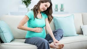 treating swollen feet during pregnancy