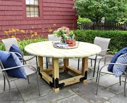 to build a round outdoor dining table