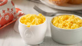 How long do you put eggs in the microwave for scrambled eggs?