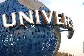 universal orlando looking to hire 2 500