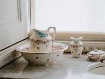 Comment nettoyer de la porcelaine ancienne ?
