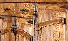 rustic kitchen cabinets in log homes