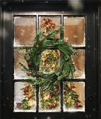 Window trees, tonpapier ausschneiden, transparentpapier aufkleben und verzieren. 30 Diy Christmas Window Decorations Best Holiday Window Ideas
