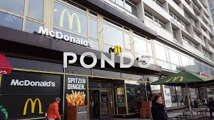 Du suchst nach gutscheinen, diese kommen sehr bald wieder. Outside Of Mcdonalds Fast Food Restauran Stock Video Pond5