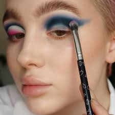 in wonderland inspired makeup tutorial