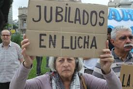 Jubilados se manifiestan en Buenos Aires para pedir aumentos en las  pensiones | Economía | Edición América | Agencia EFE