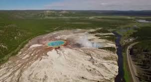 Der vulkan yellowstone liegt unter dem gleichnamigen und namensgebenden nationalpark in den vereinigten staaten. Yellowstone Supervulkan Ausbruch Steht Kurz Bevor
