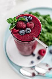 healthy kale frozen berry smoothie