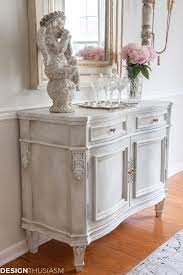 using shades of white chalk paint to