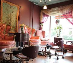 nyc nail salons with complimentary