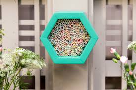 Hang your bee house and await bees to move into their new residence. How To Make A Diy Mason Bee Beehive
