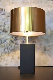 Scegli tra tantissimi prodotti in offerta e con. P W Design Lampe De Table Jupiter Abat Jour Metal Dore Base En Cuir 100637 Rona
