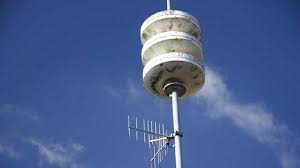 Air raid siren, civil defence siren (public siren system used for various warnings). Storing Bij Maandelijks Luchtalarm Rijnmond