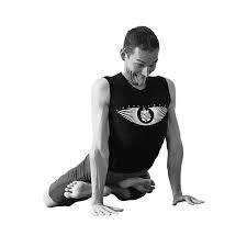Асана Симхасана – позы йоги от школы Чатуранга
