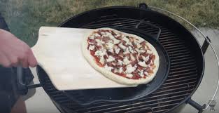 make pizza on a weber charcoal grill
