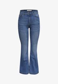 Browse full length flare and crop flare jeans in different washes and stretch levels today! Jdy Flora Flared Jeans Medium Blue Denim Dunkelblau Zalando De