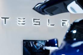 Noobs forgot the tesla stock have had 1:5 splited. Tesla Sets 5 For 1 Stock Split And Its High Flying Stock Soars Again Companies Markets News Top Stories The Straits Times