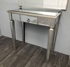 Venetian Mirrored Console Table 1