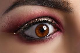 brown eyes flaunts flawless makeup