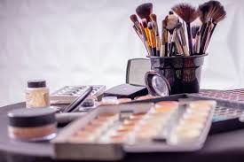 makeup artist salary job outlook l