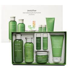Hydrate and recharge skin with this set of innisfree's bestselling moisturizing products enriched with extracts from jeju green tea! Green Tea Balancing Jeju Cosmetics