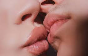 woman lips wants to kiss y kissed