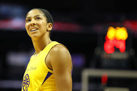 According to celebsmoney.com, using estimates from net worth stats, at the age of 35, candace parker net worth is $2 million. 5 Best Female Wnba Players Of All Times Sports404