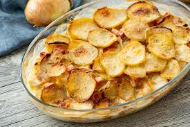What seasonings go in a ham and potato casserole : Scalloped Potatoes And Ham