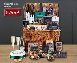 Whether it's top cooker dad or bbq queen mum, this gift will be sure to put a smile on any chefs face. Luxury Christmas Hampers Online Food Hampers Aldi Aldi Uk