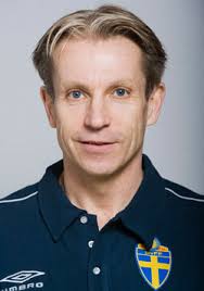 Thomas Lindholm, april 2010 Bor: Solna. Min fotbollskarriär: Spelade fotboll i AIK från 6 år till B-lag (senior). Fystränare DIF 2001-2003, Fystränare AIK ... - ImageVaultHandler