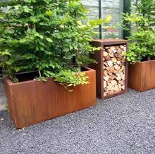 hones barrier trough planter round