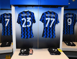 Dakikalarda attığı gollerle iki farklı üstünlüğü getirdi. Inter Vs Borussia Monchengladbach The Official Line Ups News
