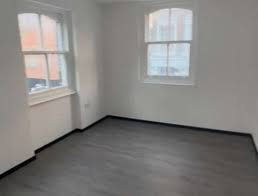 property to in luton town centre