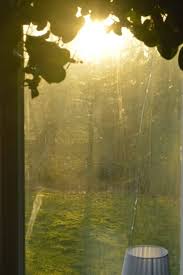 Solens ljus på smutsiga fönster | Vandra Vägen - Solens ljus på smutsiga  fönster - Vandra Vägen