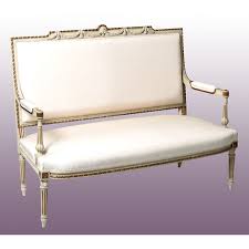 Trova una vasta selezione di divano letto 2 posti a prezzi vantaggiosi su ebay. Antico Divanetto Francese In Legno Laccato Tappezzato Con Seta Rubelli