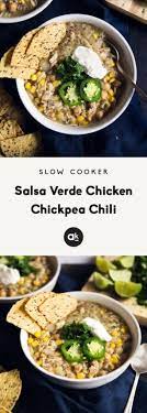 https://www.ambitiouskitchen.com/slow-cooker-salsa-verde-chicken-chickpea-chili/ gambar png