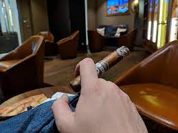 what makes a good cigar lounge